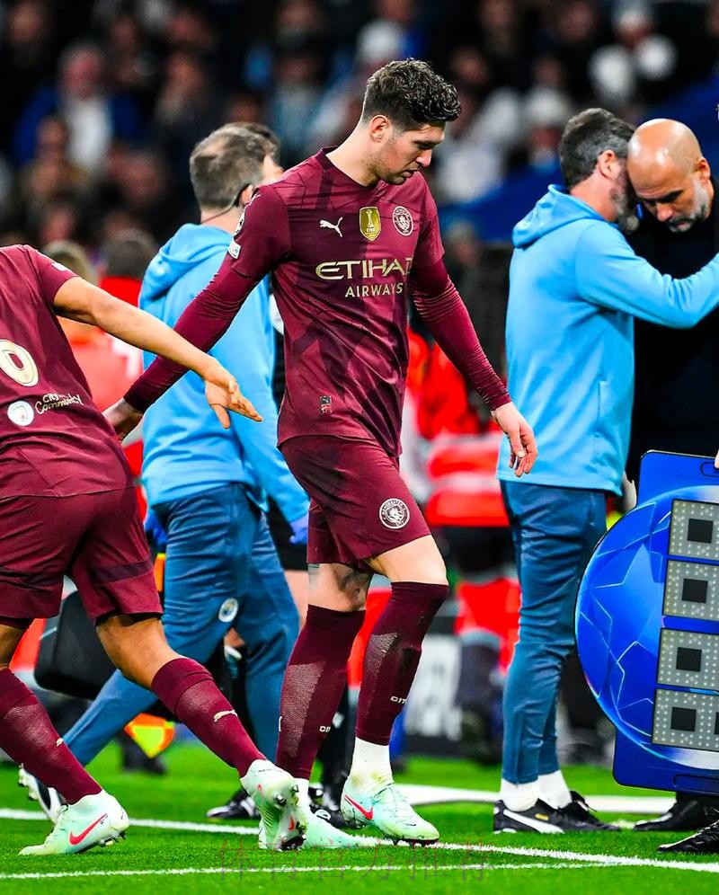 记者:皇马更衣室认为利用曼城脆弱心理是关键之一 记者:皇马更衣室认为利用曼城脆弱心理是关键之一